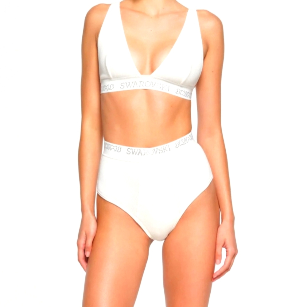 Skims x Swarovski, under layer to complement the NORTH FACE X SKIMS